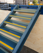 Load image into Gallery viewer, STEEL STAIRS 900mm
